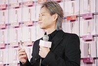 「自分自身を愛する秘訣」をはにかみながら語る平野紫耀（Number_i）。