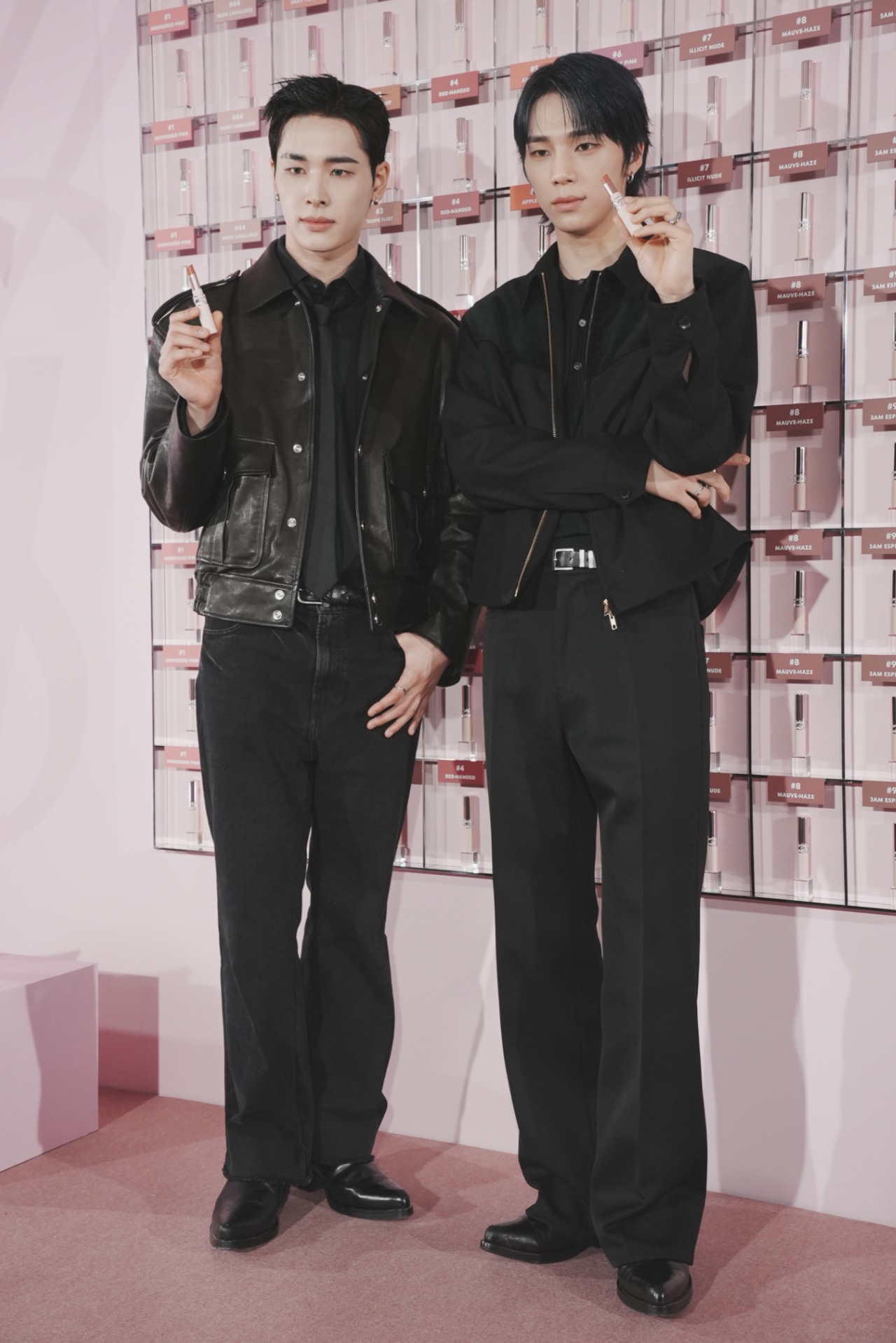 NEXZのHARU（ハル）とSO GEON（ソゴン）。