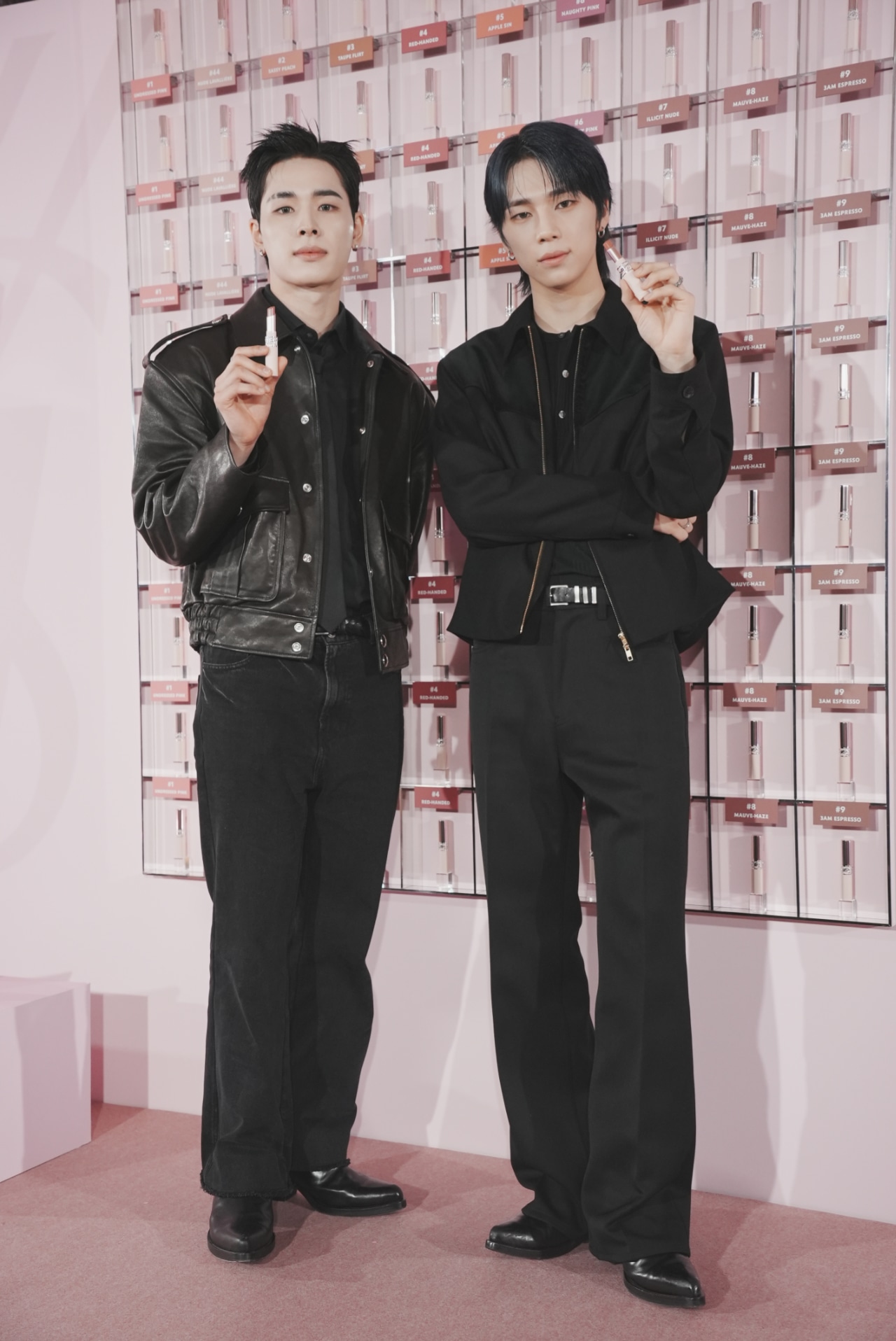 NEXZのHARU（ハル）とSO GEON（ソゴン）。