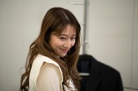 「あざとかわいいワタシが優勝」より、桜井玲香演じるなず奈。©︎TOKYO MX