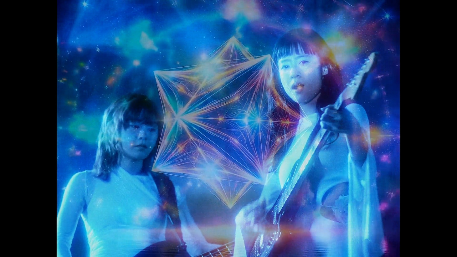 羊文学「Dogs」MVより。