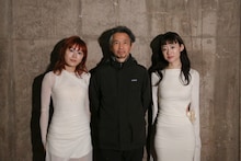 羊文学と石井岳龍監督。