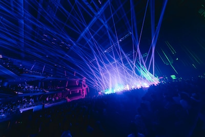 「須田景凪 TOUR 2026“GLIMMER”」東京公演の様子。（撮影：藤井拓）