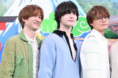 左から宮田俊哉、玉森裕太、横尾渉。