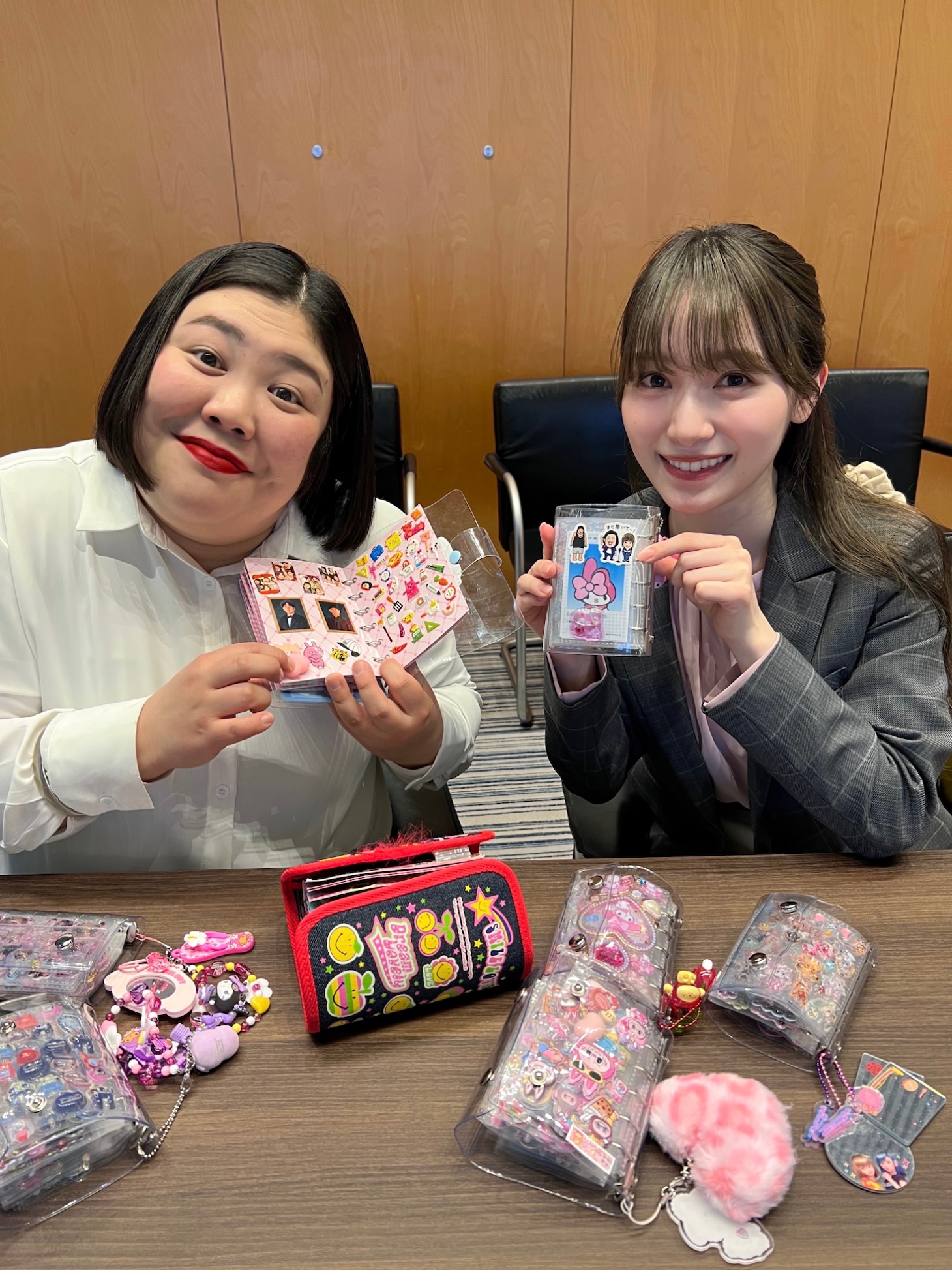 熊元プロレスと守屋麗奈（櫻坂46）。