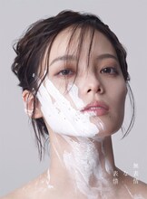 平手友梨奈「無表情な表情」初回限定盤Aのジャケット。