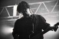 中尾憲太郎（B / ART-SCHOOL）（撮影：中野敬久）