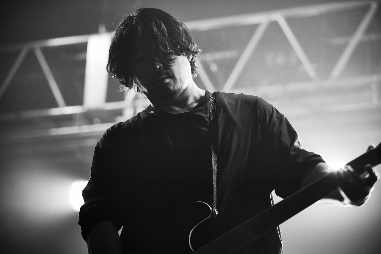 中尾憲太郎（B / ART-SCHOOL）（撮影：中野敬久）