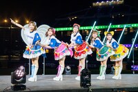 超ときめき♡宣伝部によるライブの様子。