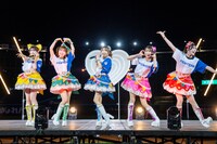 超ときめき♡宣伝部によるライブの様子。