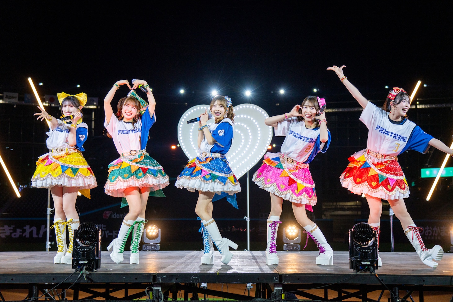 超ときめき♡宣伝部によるライブの様子。