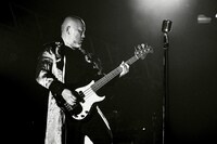 武井靖典（B / MO'SOME TONEBENDER）（撮影：河本悠貴）