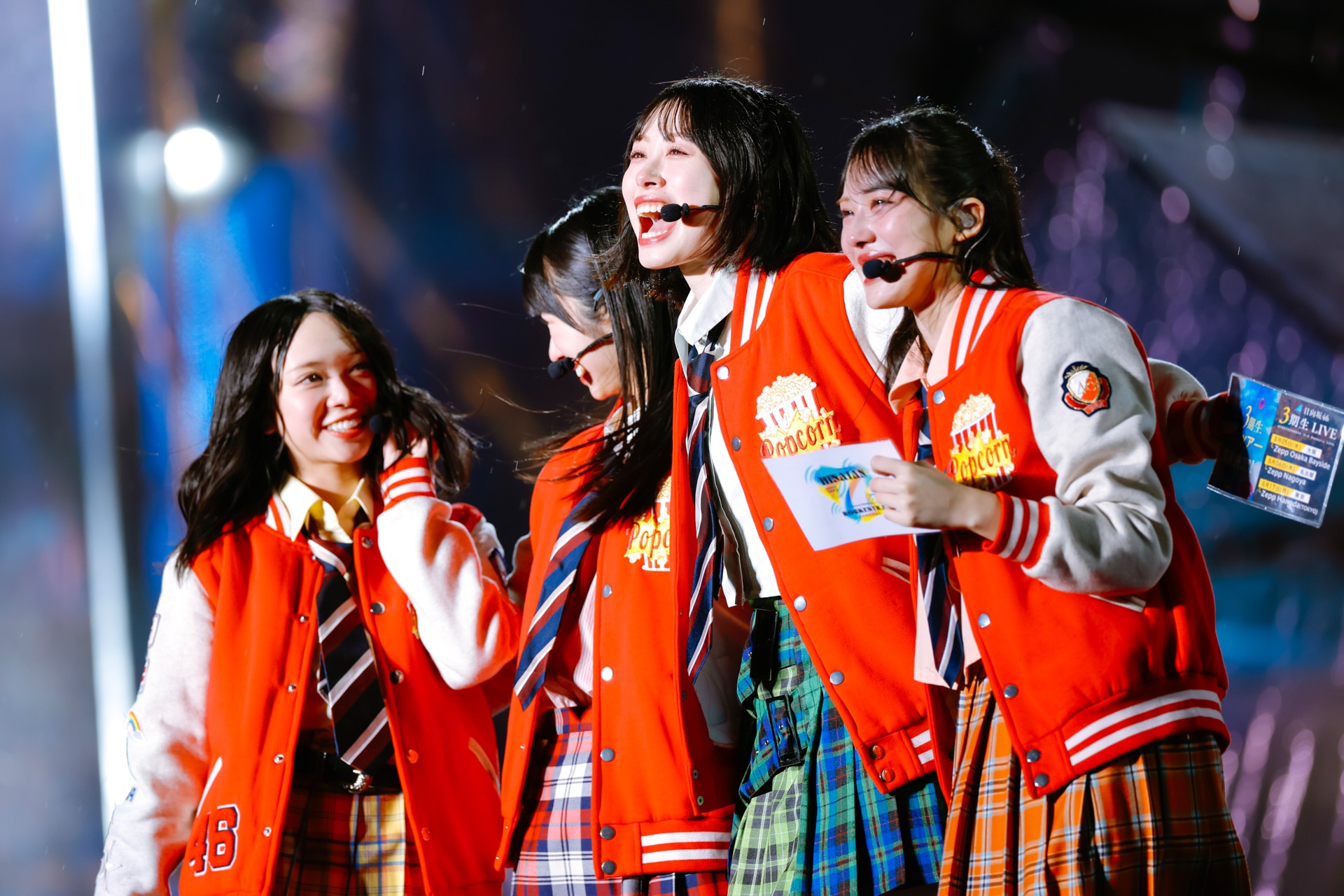 日向坂46三期生。左から山口陽世、上村ひなの、髙橋未来虹、森本茉莉