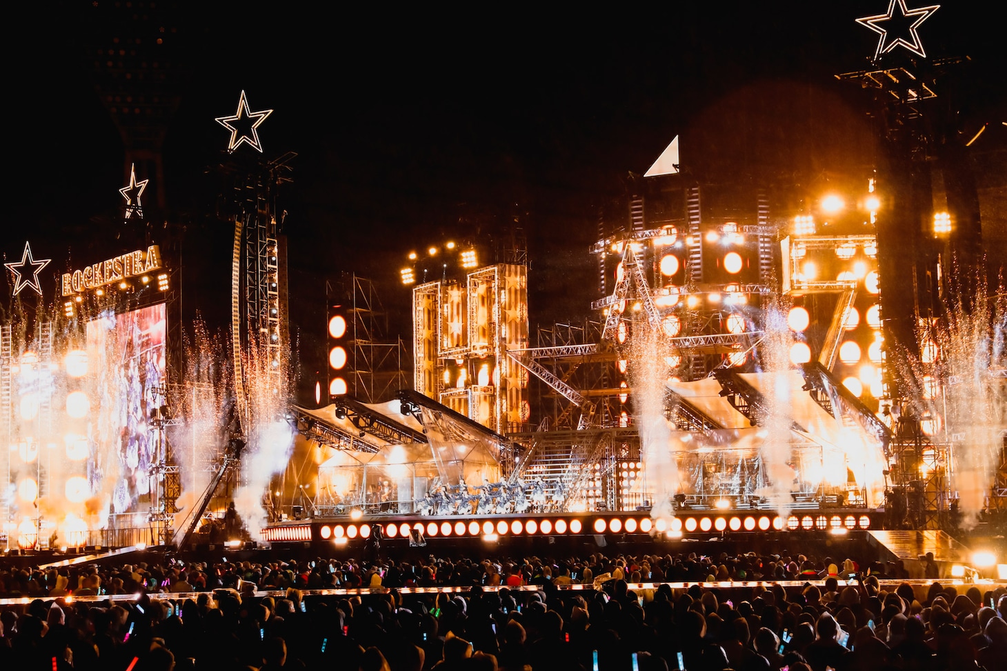 「7回目のひな誕祭 ～Welcome to HINATAZAKA ROCKESTRA～」の様子。©Seed & FlowerLLC