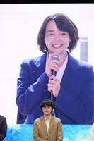 夏目透羽の話を聞く北村匠海（DISH//）。