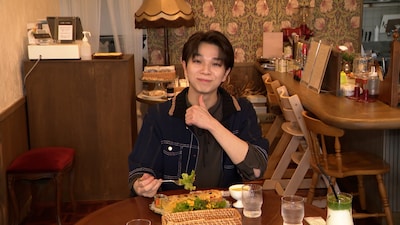 「相席食堂」で京都府宇治市を訪れたM!LKの塩﨑太智。©︎ABCテレビ