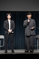 左からShokz JAPAN株式会社のCMO冨田健斗氏、山口一郎（サカナクション）。