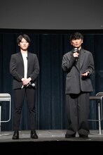 左からShokz JAPAN株式会社のCMO冨田健斗氏、山口一郎（サカナクション）。