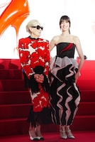 左からメリル・ストリープ、アン・ハサウェイ。「プラダを着た悪魔2」来日スペシャルイベントより。