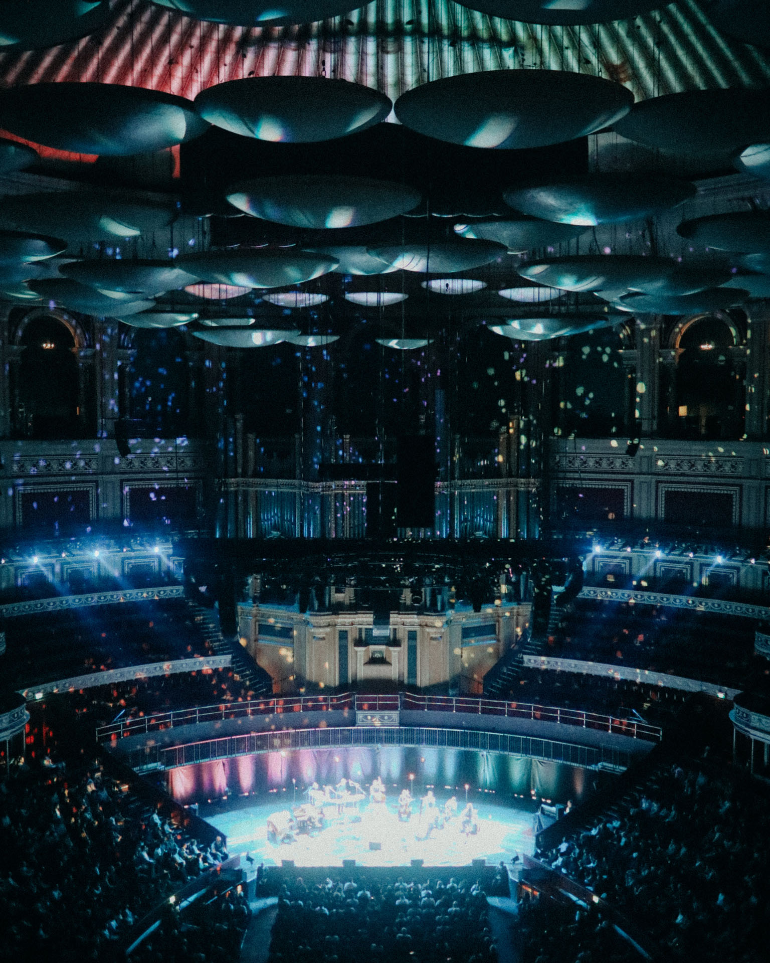 青葉市子がロンドンRoyal Albert Hallで単独コンサート
