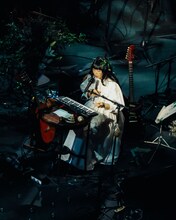 青葉市子（Photo by Ellie Slorick）