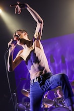 ザ・クロマニヨンズが楽屋で大乱闘？エイプリルフールでも嘘偽りない本物のロッケンロールショー