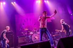 ザ・クロマニヨンズが楽屋で大乱闘？エイプリルフールでも嘘偽りない本物のロッケンロールショー