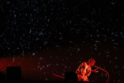 「LAST SONG」を絶唱するHYDE。（撮影：田中和子）