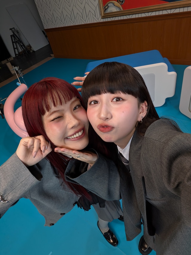 アイナ・ジ・エンドとCocomi。