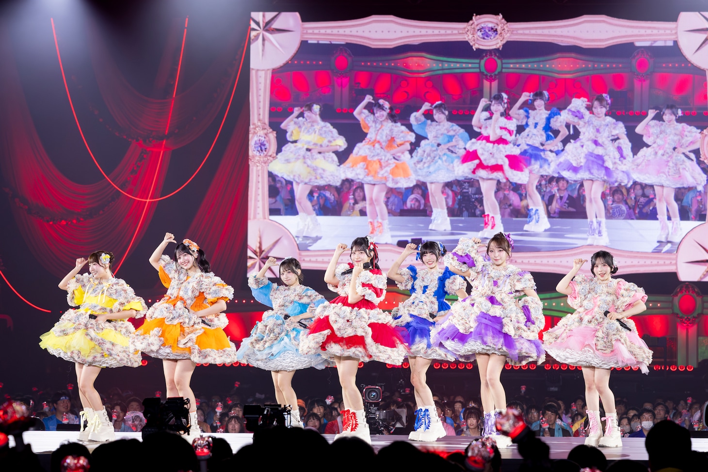 「SWEET STEADY 2nd ANNIVERSARY LIVE『SWEET STEP』」幕張メッセ公演の様子。