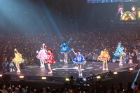 「SWEET STEADY 2nd ANNIVERSARY LIVE『SWEET STEP』」幕張メッセ公演の様子。