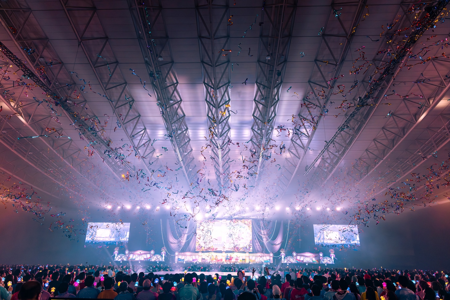 「SWEET STEADY 2nd ANNIVERSARY LIVE『SWEET STEP』」幕張メッセ公演の様子。