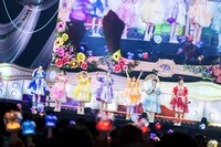 「SWEET STEADY 2nd ANNIVERSARY LIVE『SWEET STEP』」幕張メッセ公演の様子。