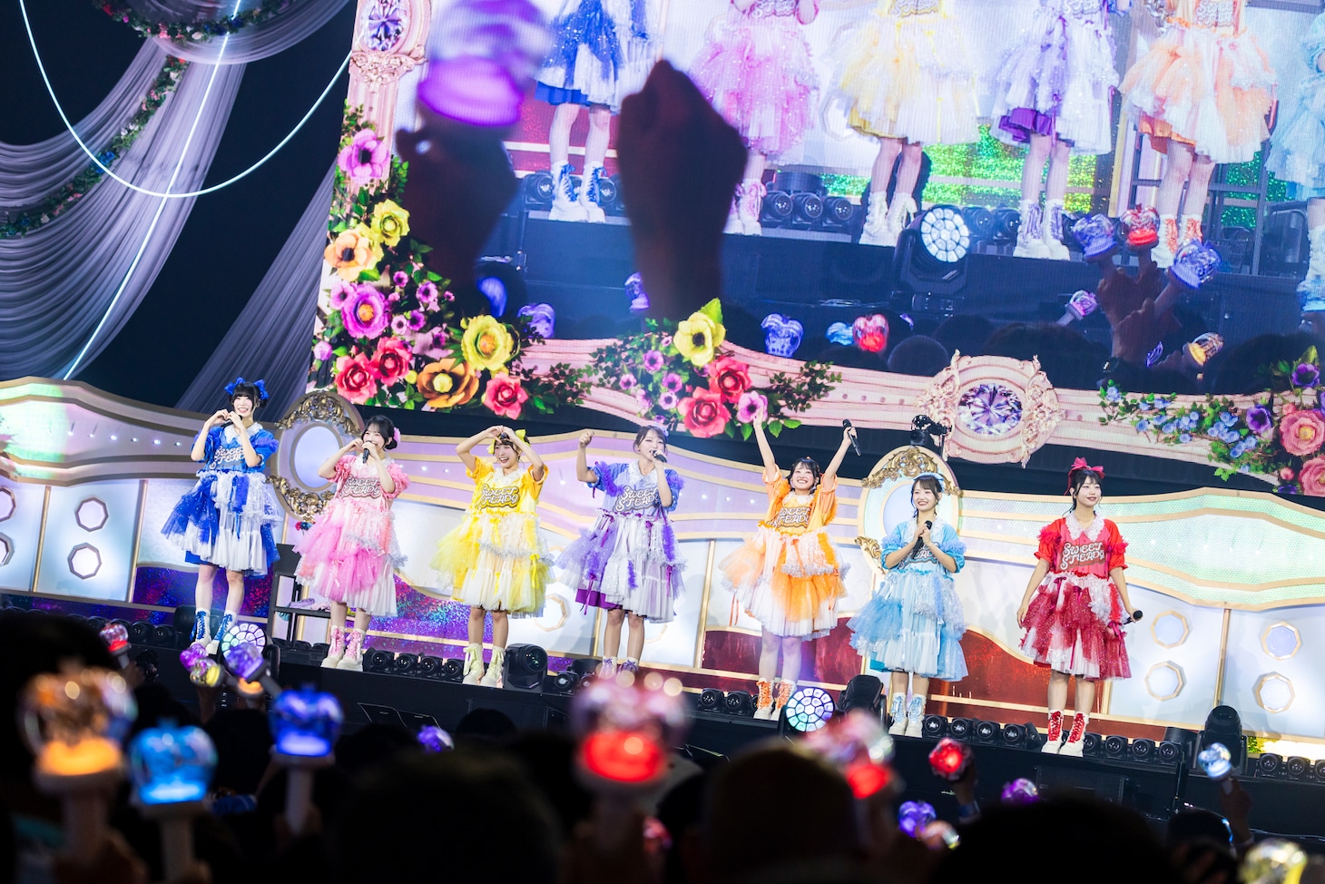 「SWEET STEADY 2nd ANNIVERSARY LIVE『SWEET STEP』」幕張メッセ公演の様子。