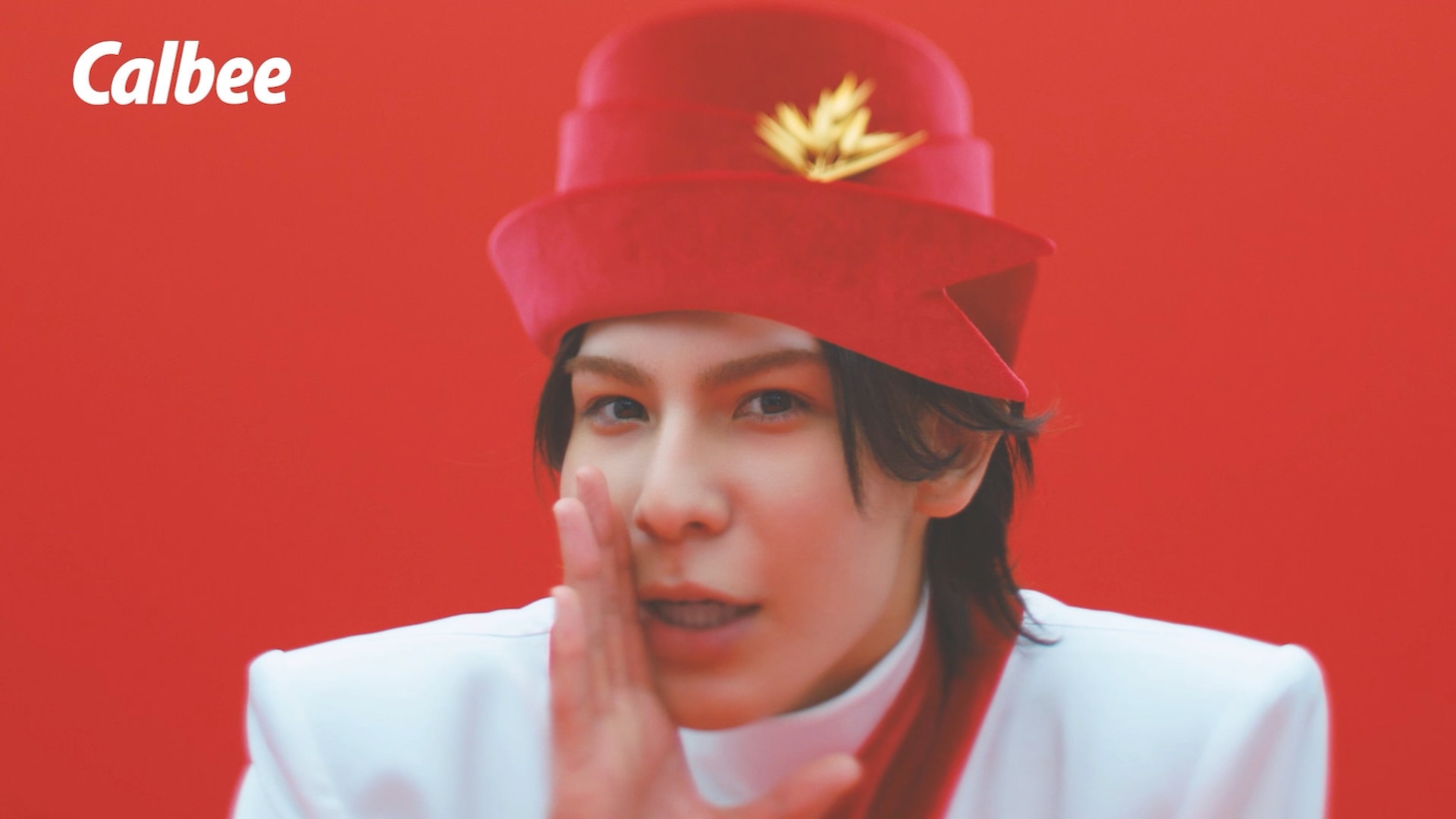 カルビーのシリアル「フルグラ」新テレビCM「何か食べなきゃフルグラ」編に出演するラウール（Snow Man）。