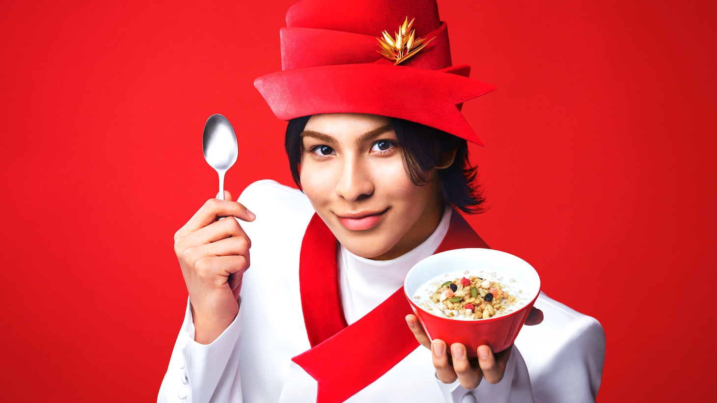 カルビーのシリアル「フルグラ」新テレビCM「何か食べなきゃフルグラ」編に出演するラウール（Snow Man）。