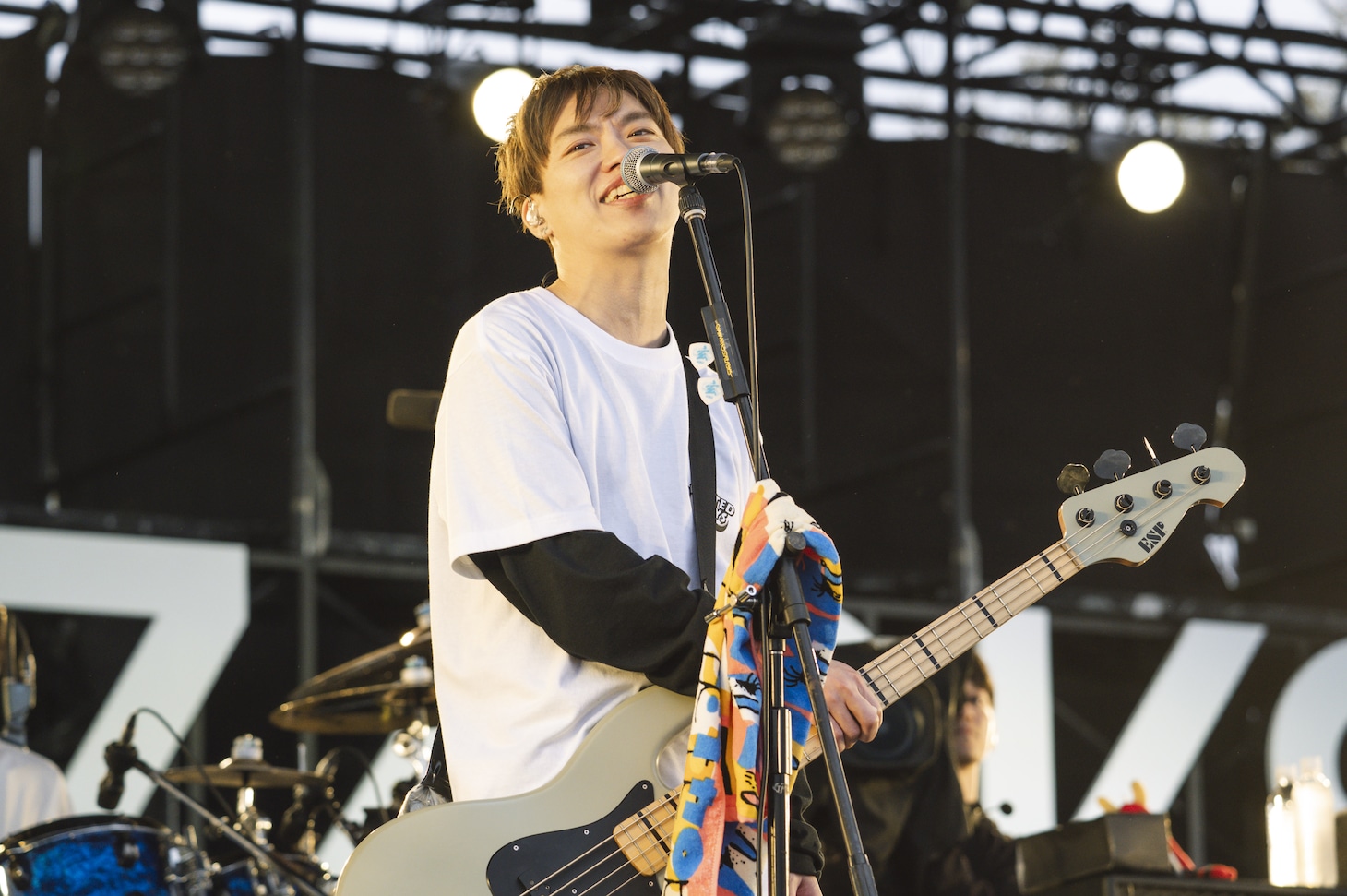 GEN（B, Vo）（撮影：ヤオタケシ）