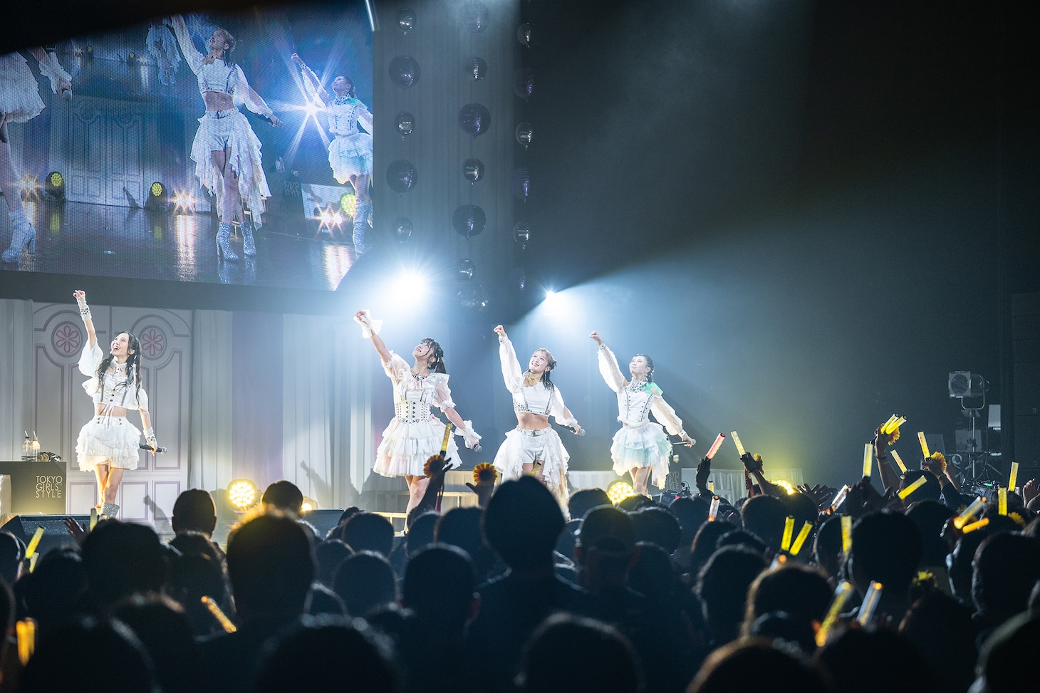 「東京女子流 LAST LIVE ～*キセキの物語*～」の様子。