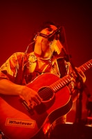 はっとり（Vo, G）（撮影：酒井ダイスケ）