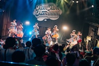 Palette Parade「全国ツアー2026『JAM JAM JAM!!!!!!!』」初日公演の様子。（撮影：真島洸）