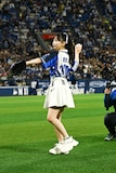 横浜DeNAベイスターズのイニング間イベント「ズッバーン！NICE PITCHING」に挑戦する徳永羚海（AKB48）。