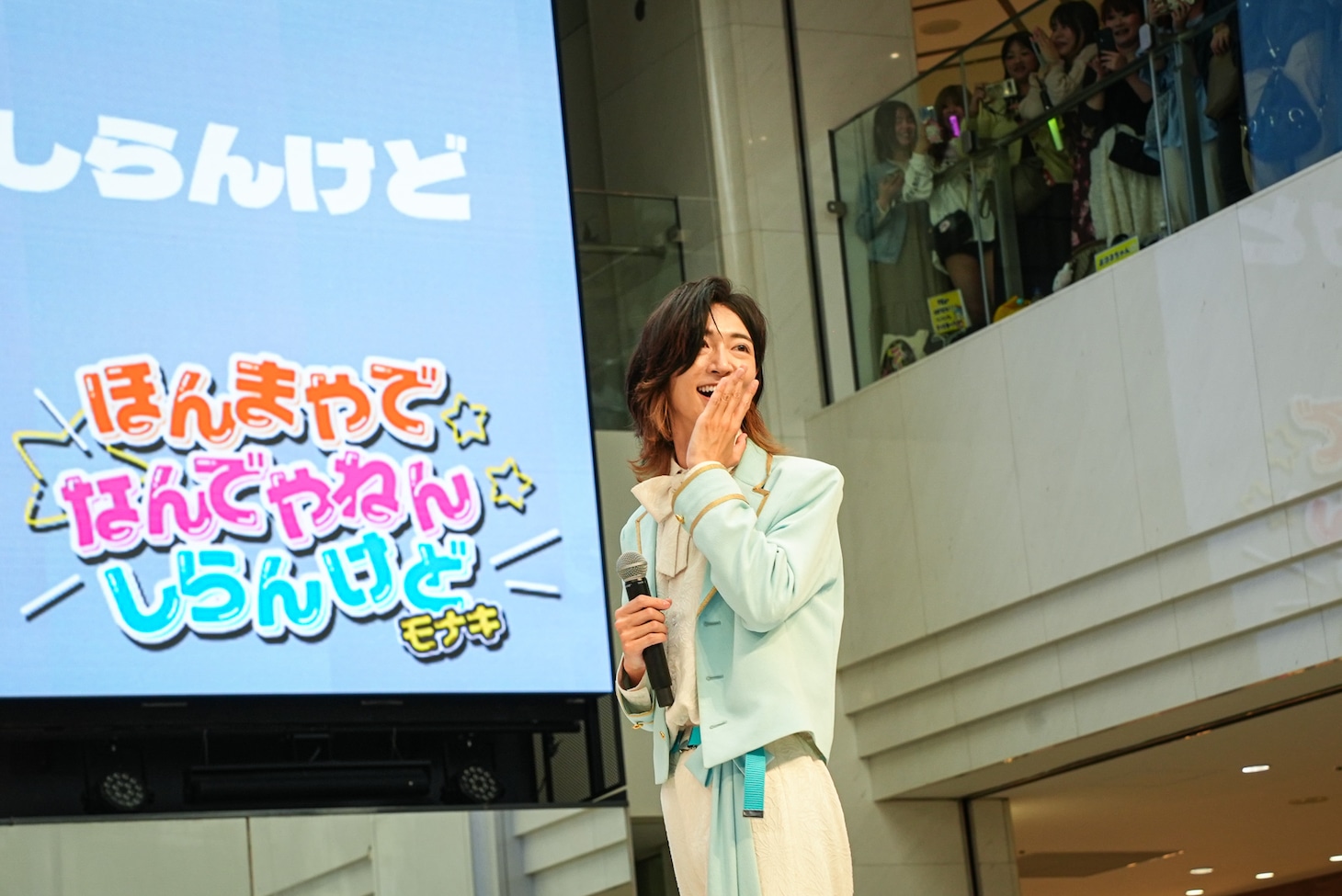 冷静に驚くサカイJr.。