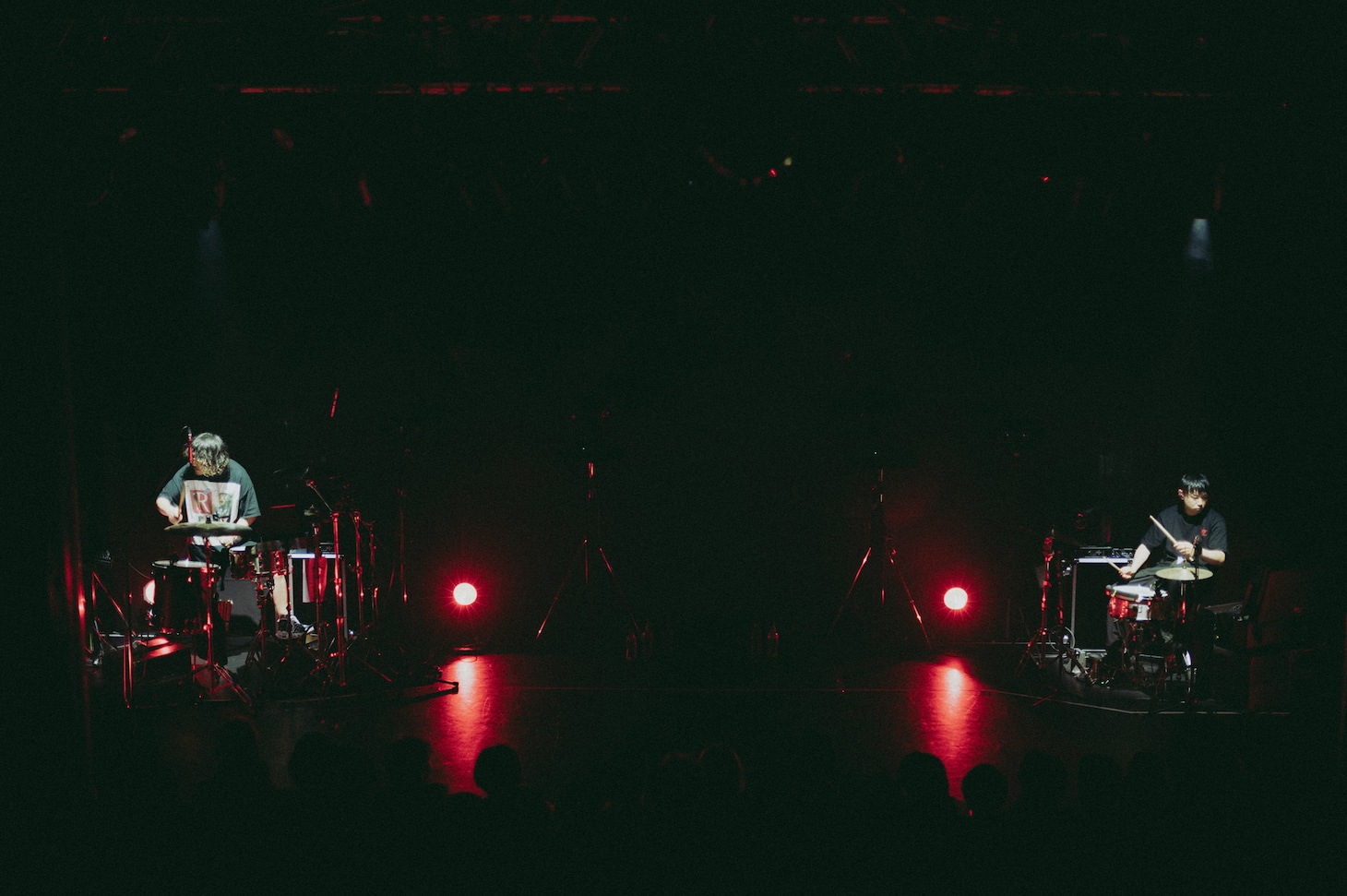 RAYの“GROOVE SET”のリズム隊である星優太（WOZNIAK）とフミキモ（SONOSUKIMAKARA）。（Photo by endo rika）