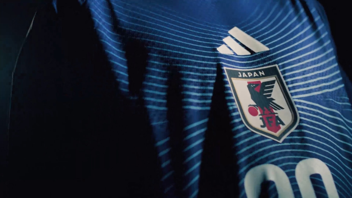 CM「"Go Beyond. Play Free"｜Ado［Kira］｜ Uniform Song.」より。