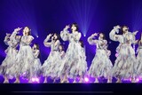 日本大学入学式に登場した乃木坂46。 ©乃木坂46LLC