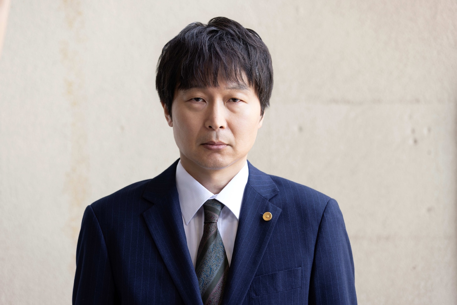 平原テツが映画「死ねばいいのに」で演じる條陸（ごじょうりく）キャラクタービジュアル。