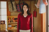 田畑智子が映画「死ねばいいのに」で演じる鹿島尚子（かしまなおこ）キャラクタービジュアル。