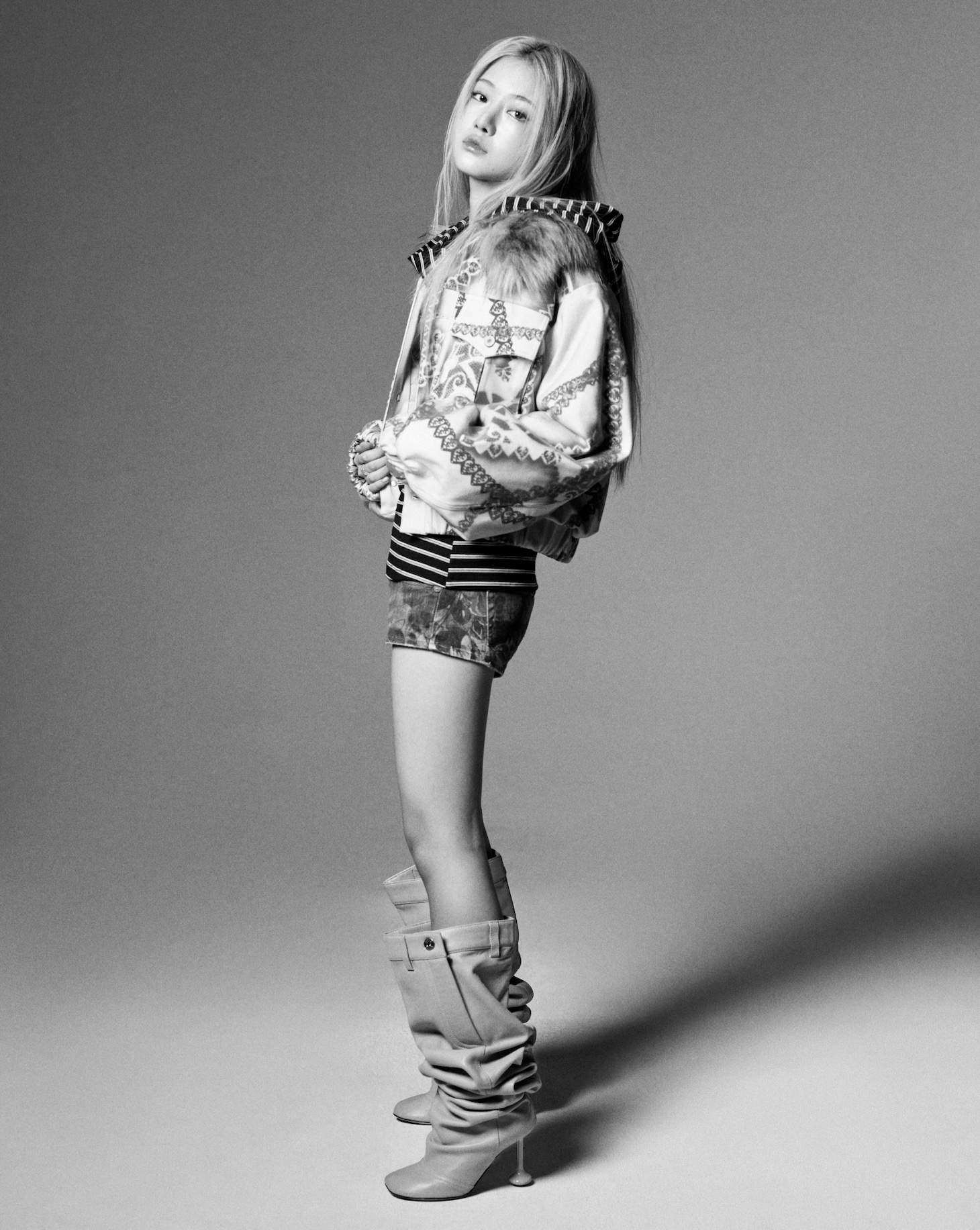 韓国の人気番組を通じて幼少期から注目を浴びてきた“ダンスアイコン”ナ・ハウン。STAYCの後輩ガールズグループ・UNCHILDのメンバーとしてデビューする。