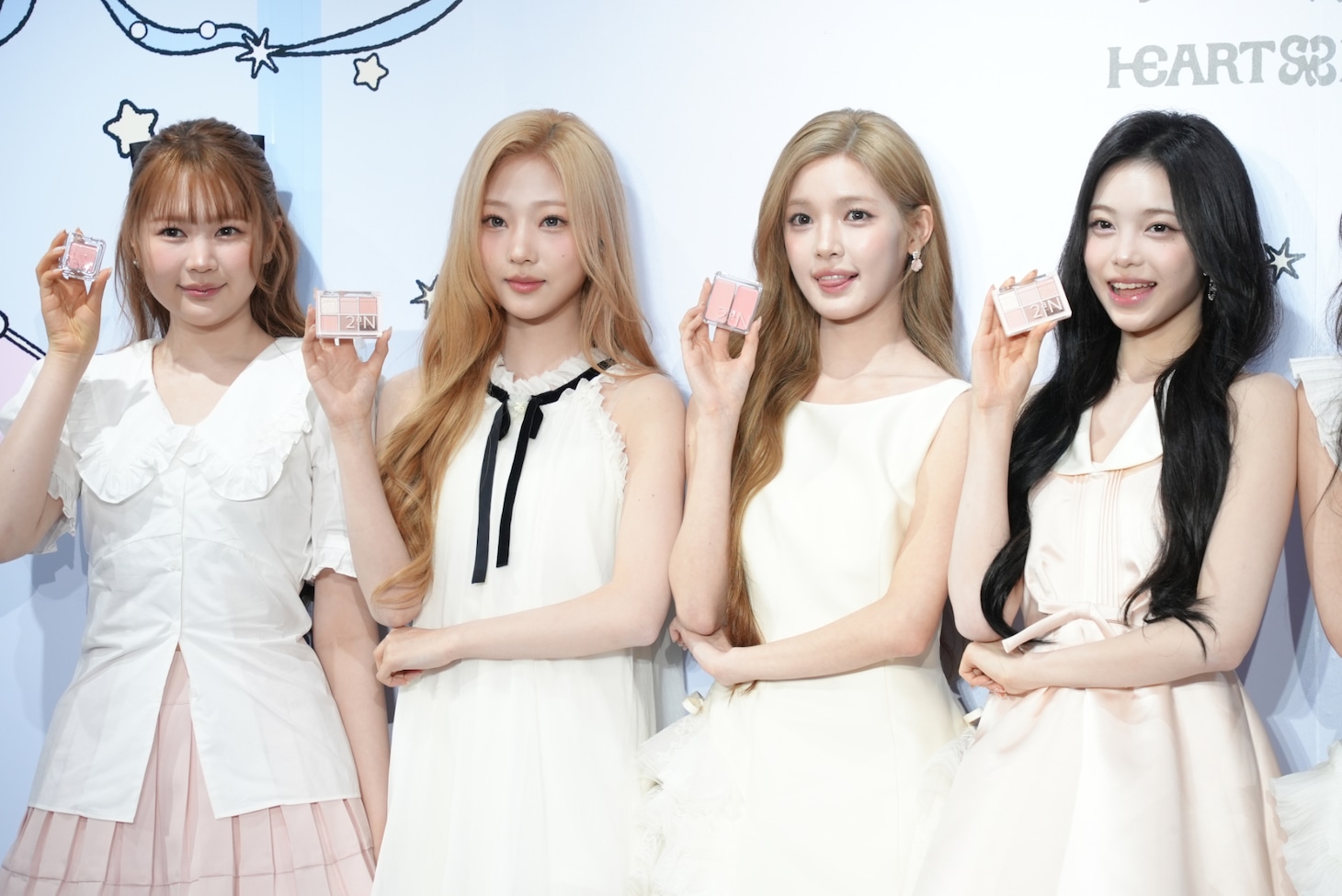 左からイェオン、ステラ、ユハ、イアン。