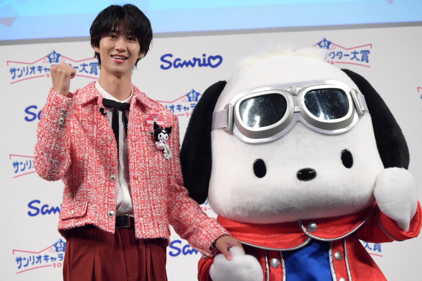 ポチャッコと意気込む曽野舜太（M!LK）。